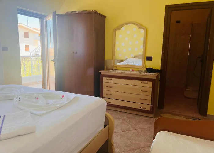 Fori Vodo ゲストハウス 3*